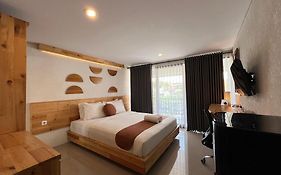 Cove Wong Village